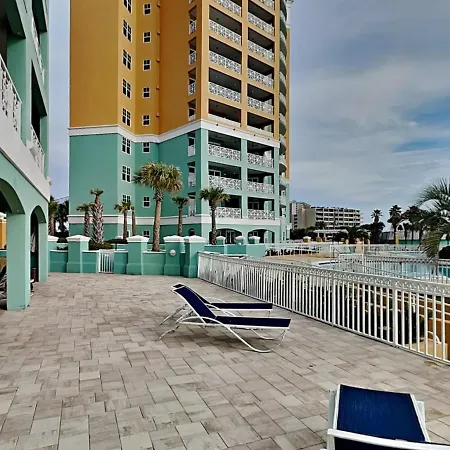 En Soleil 121 West Apartment
